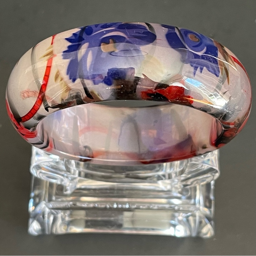 Vintage lucite Bangle Bracelet.
